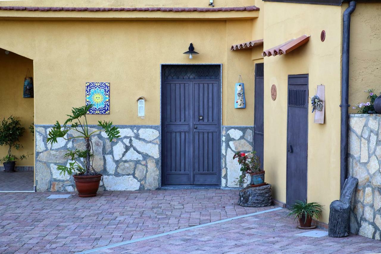 Villa Yellow House Licata Exteriér fotografie